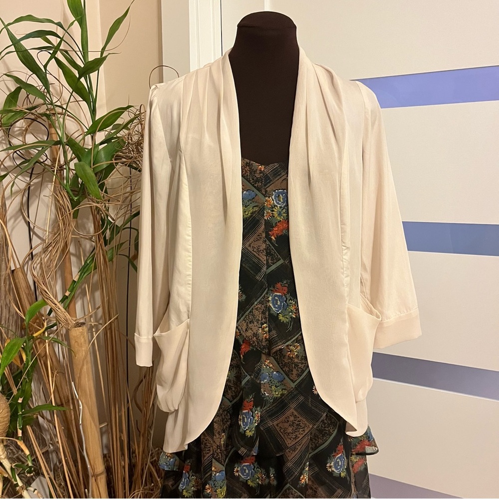 LC Lauren Conrad cream lightweight cardigan layer - sleek & silky feel